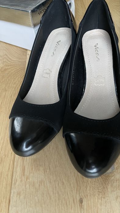 Pantofi comozi cu toc marimea 37