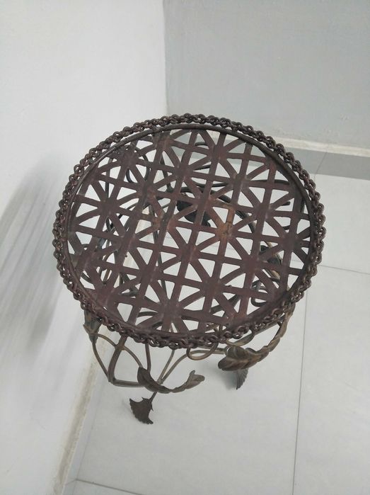 Подставка для вазы, горшка, цветов.