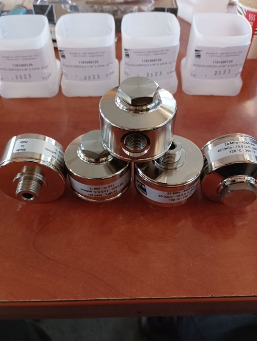 Механизъм за въртящо рамо за автомивка