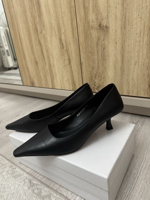 Продам женские туфли