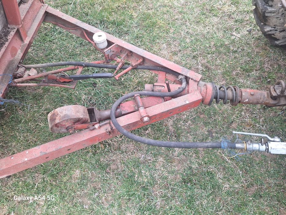 Vând Remorca agricola basculabila