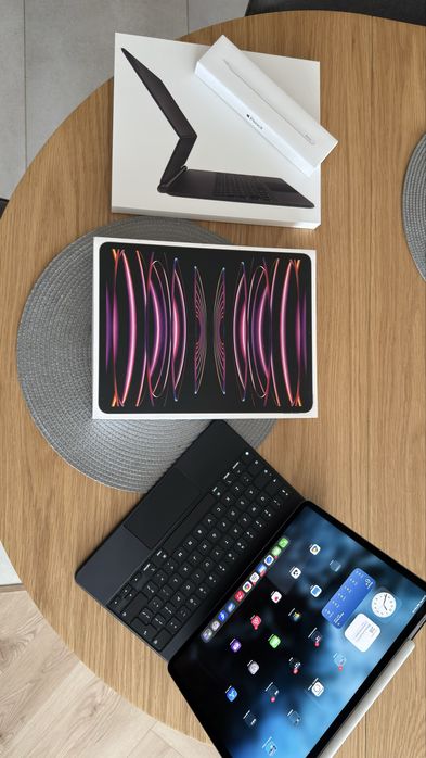 Таблет iPad Pro M2 12.9 / Magic Keyboard /  Apple Pencil