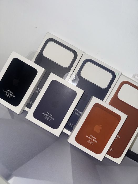 Промоция! Сет от  Силиконов калъф + Wallet кожен портфейл с MagSafe магнитен ринг за iPhone 17 Pro и 17 Pro Max в 3 различни цвята