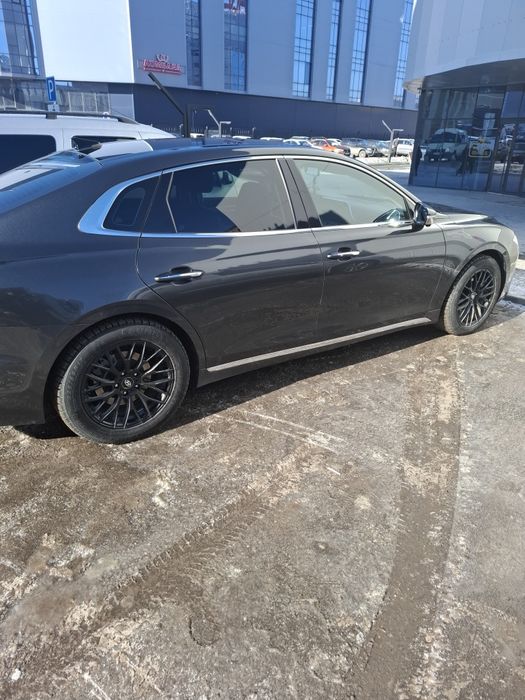 Диски с шинами R17 на Hyundai