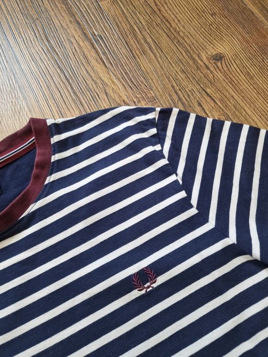Страхотна мъжка тениска FRED PERRY размер
L, без забележки като нова ,