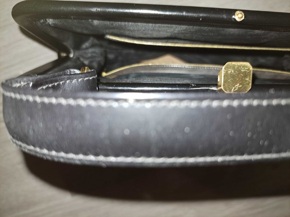 poșetă vintige cu o față brodată