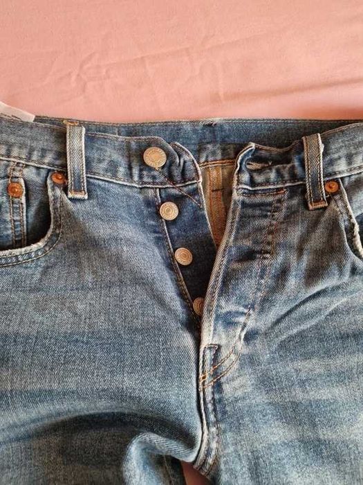 Blugi Levis 501 Albastru Deschis