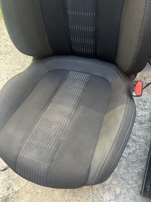 Салон седалки предни и задни Пежо 308 Peugeot 308