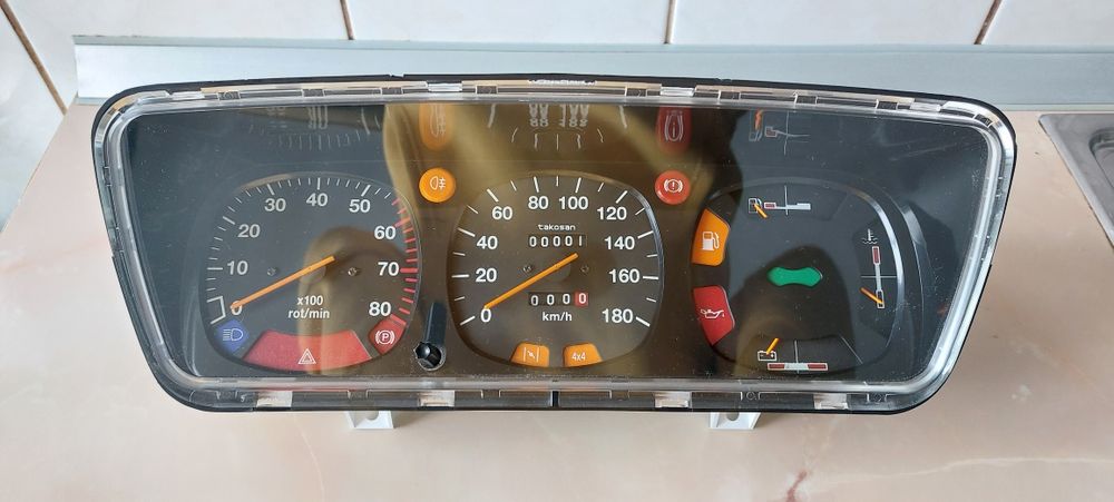 Ceasuri de bord Dacia