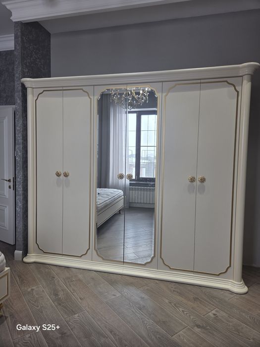 Спальный гарнитур