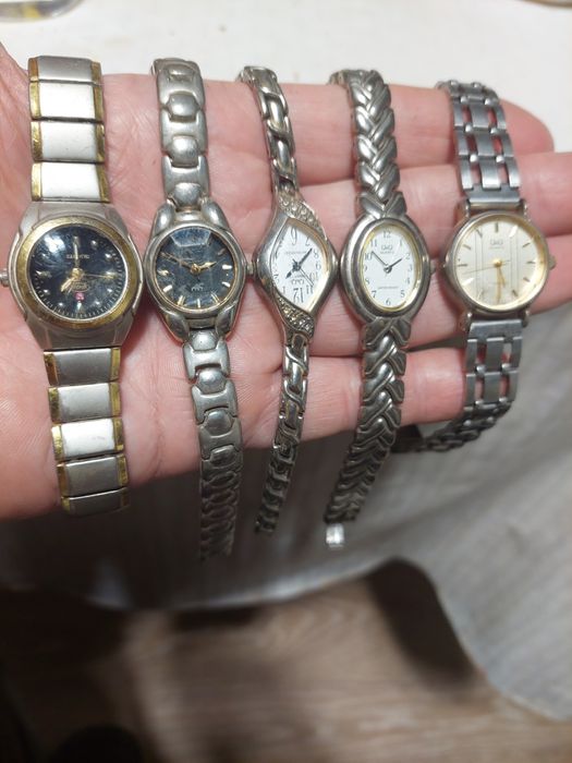 Лот от дамски часовници
