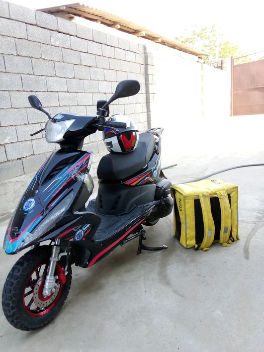 Продам скутер китай