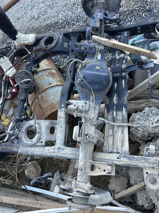 Продам мост вместе с рамой на 570 21год