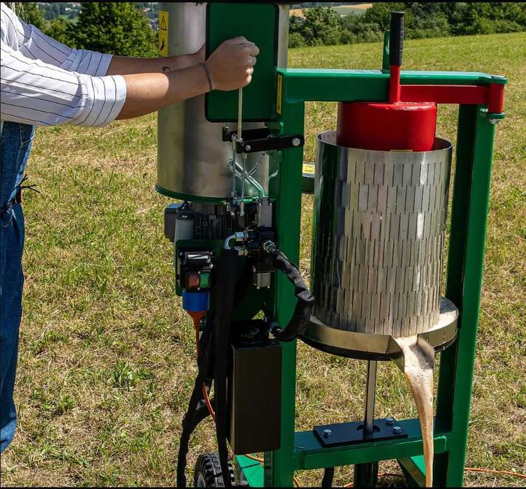 Zdrobitor cu Presa pentru suc de fructe si legume - Utilaj 2in1