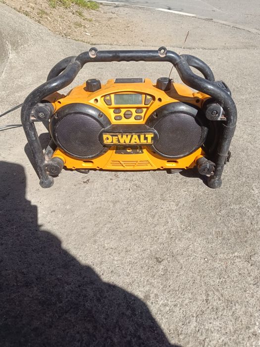 Радио Dewalt DC 011