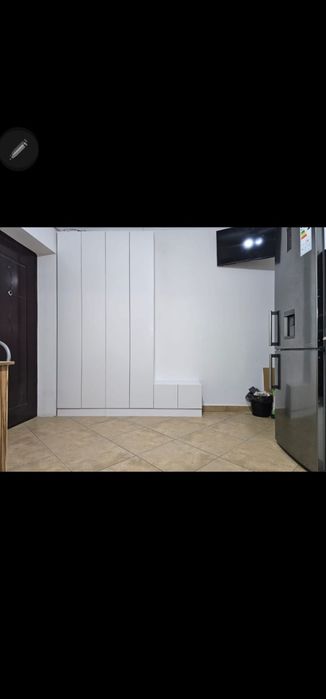 Proprietar, închiriez apartament cu doua camere, zona Modern