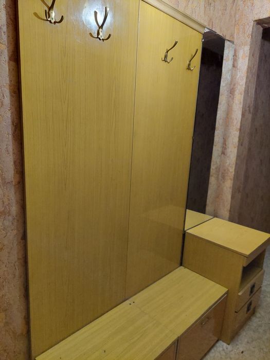 Продам прихожую.