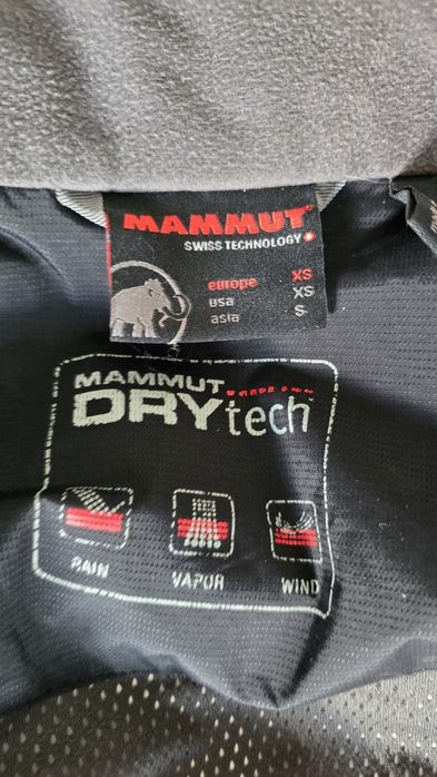Mammut Dry tech туристическо яке