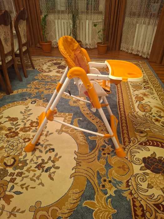 Продам детский столик