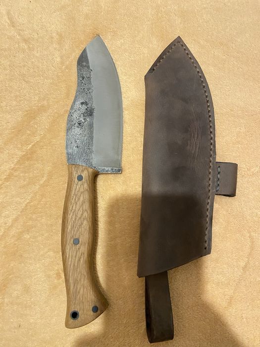 Cutit bushcraft din otel carbon 1075