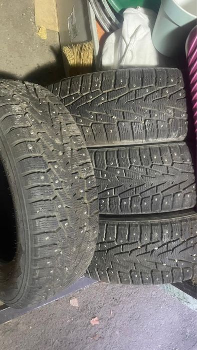 Продам шины 225/65/17 Nokian