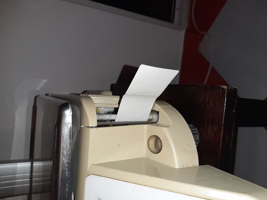 Cantar magazin cu eticheta