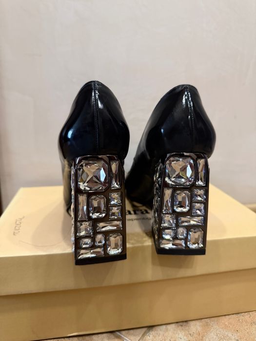 Sara Pen кожени обувки на ток