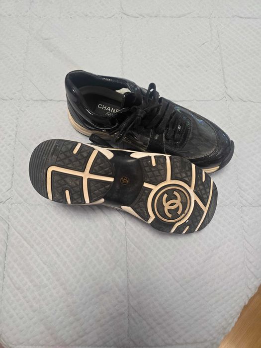 Adidași CC 37.  Piele și silicon