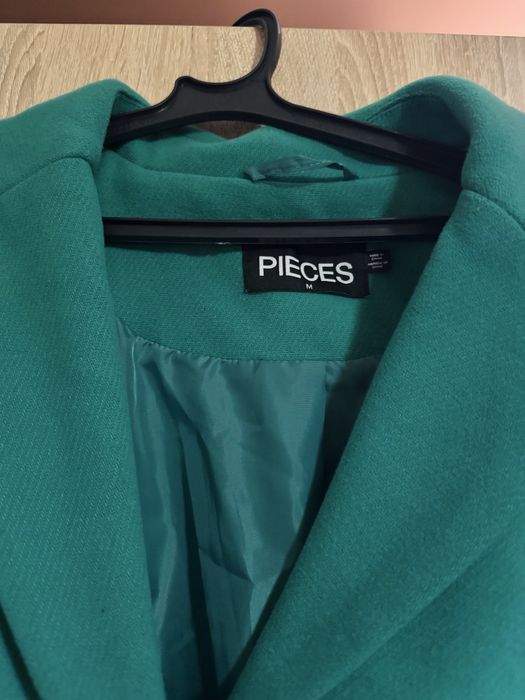 Зелено палто Pieces