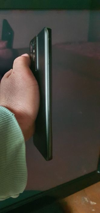 Samsung s21 ultra 5g. 2sim 1 e sim. 225 dollor