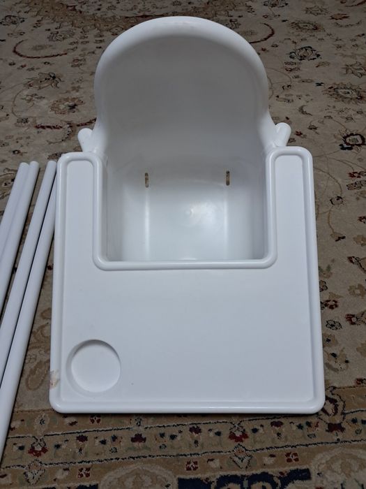 Стол для детей Икеа.