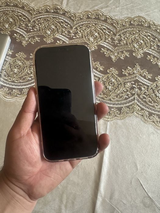 Iphone 12pro sotiladi holati rasmdigide