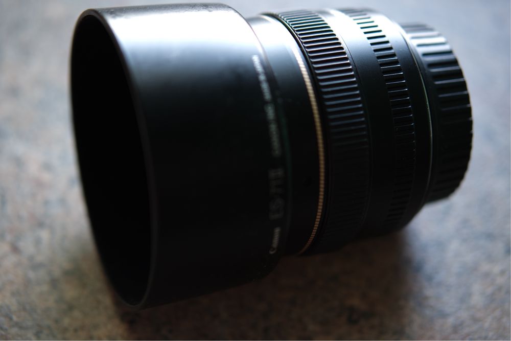 Обьектив Canon EF 50mm 1/1.4