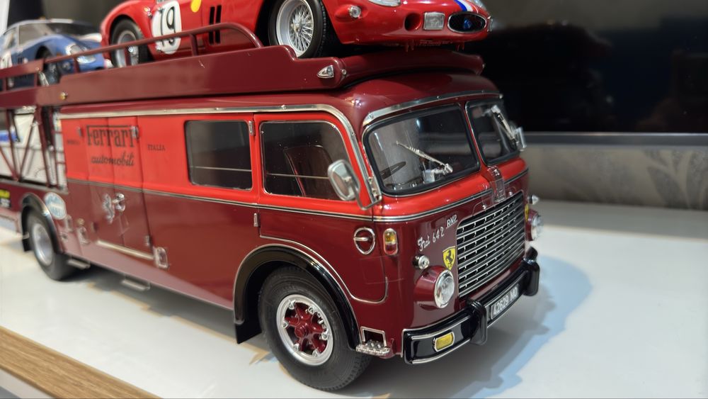 Модель 1/18 масштаб CMC Fiat