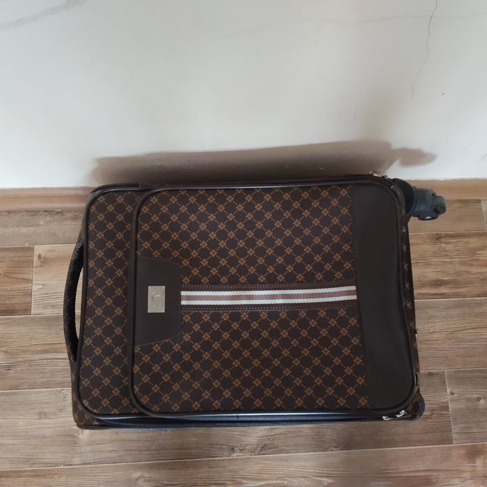 Бесплатно чемодан