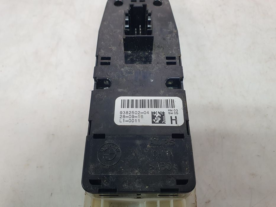 Panou butoane comanda geamuri stanga fata 9382502-04 BMW Seria 7 G11/G12  [din 2015 pana  2020]