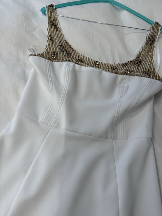 Продавам рокля Elisabetta Franchi