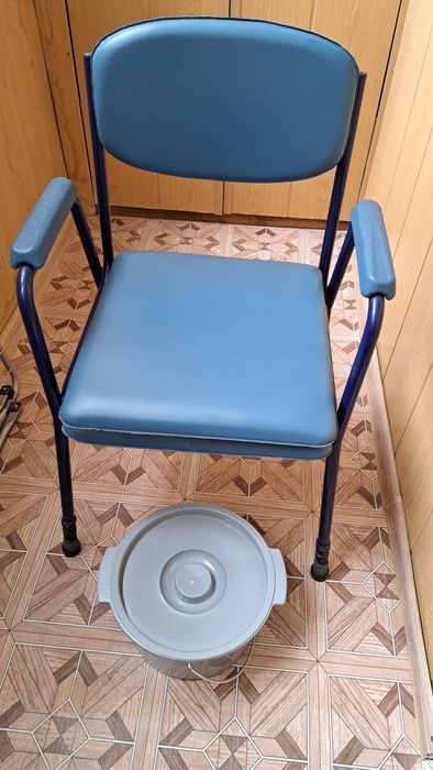 Продам кресло-туалет