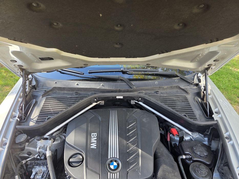 Кори над двигателя/Кора Панели БМВ Е70 BMW E70 X5 под чистачките против пропускливост на вода средна част с гумени уплътнения двигател дюзи