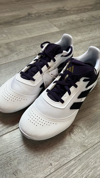 Кросы для футзала Adidas