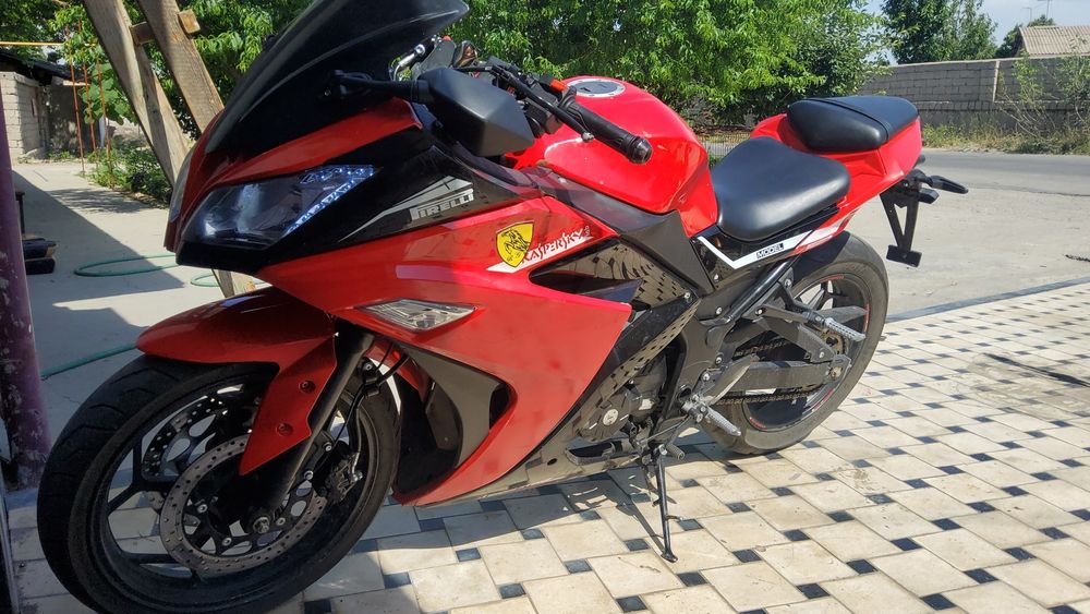 Kawasaki 250 cc srochna sotiladi