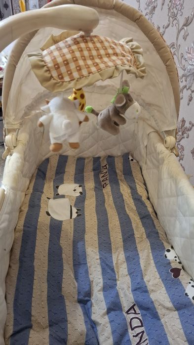 Продаётся детская кровать люлька на колёсах