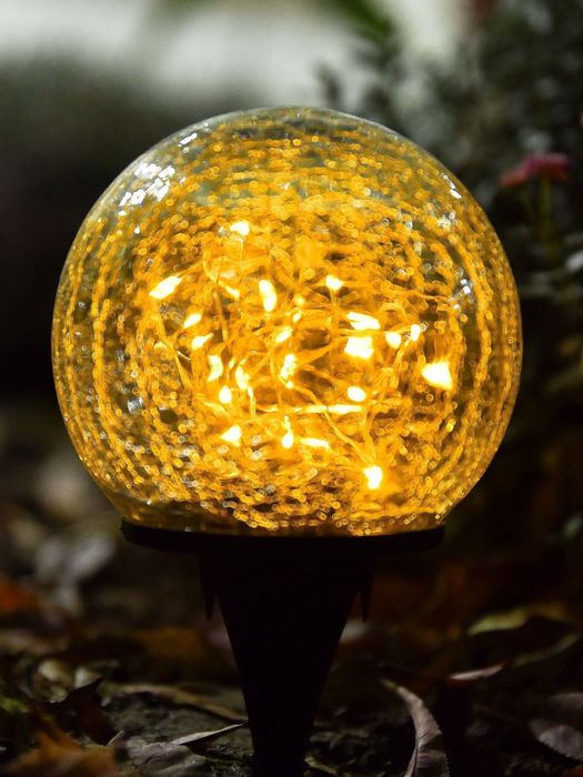 Садовый светильник на солнечных батареях