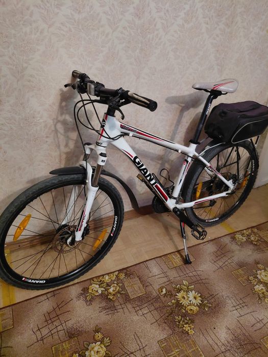 Велосипед GIANT Revel 1