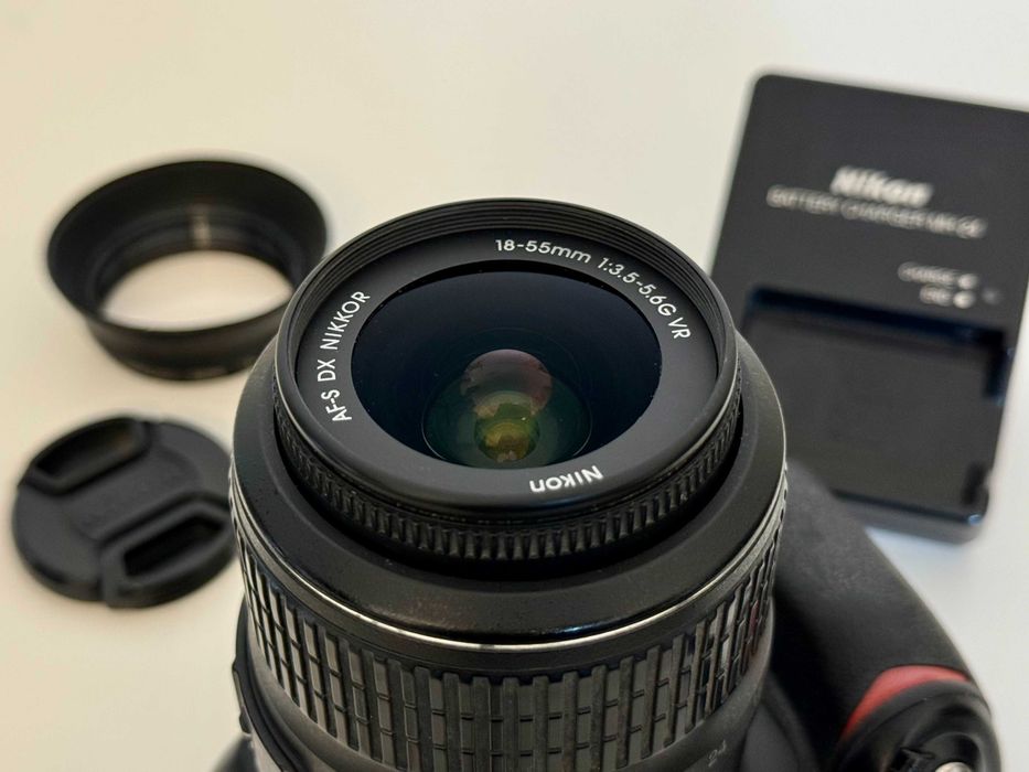 Aparat foto DSLR Nikon D3100, 14.2MP + Obiectiv 18-55mm + Rucsac Foto