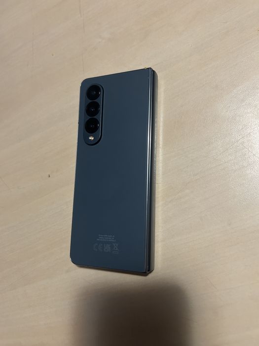 Samsung Galaxy  flod 4