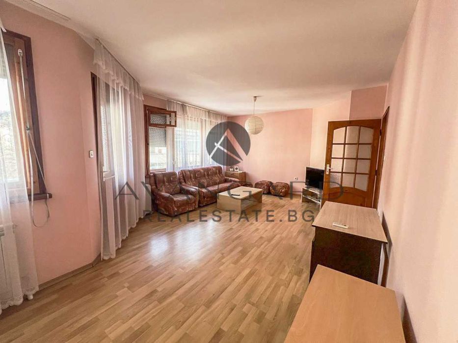 Продава се Тристаен апартамент в Пловдив, Център - 100 кв.м за 994 €/кв.м - Снимка #1