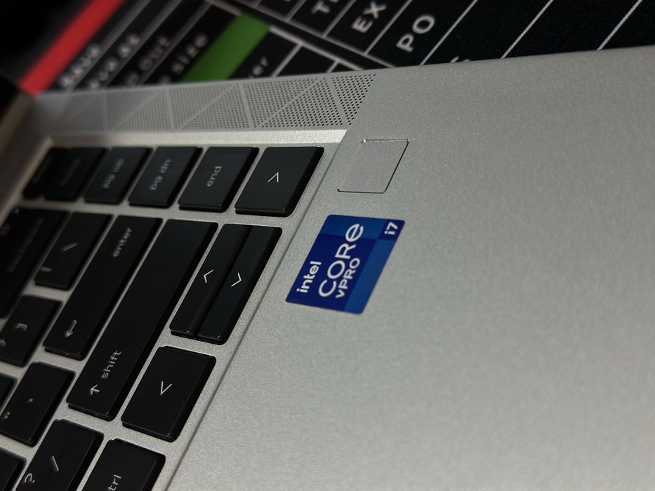 Офисный ноутбук симкарта окийдигон HP Elitebook intel core i7-1185G7