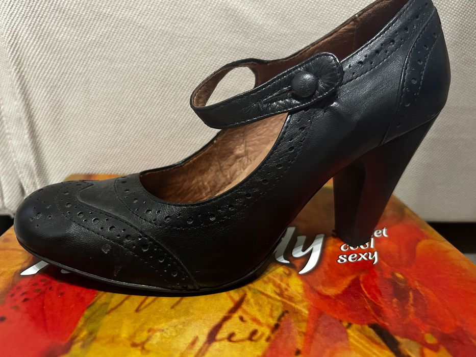 Обувки на висок ток, 38 Португалия