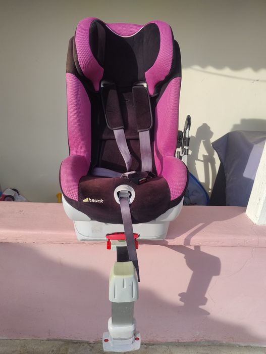 Scaun auto cu isofix